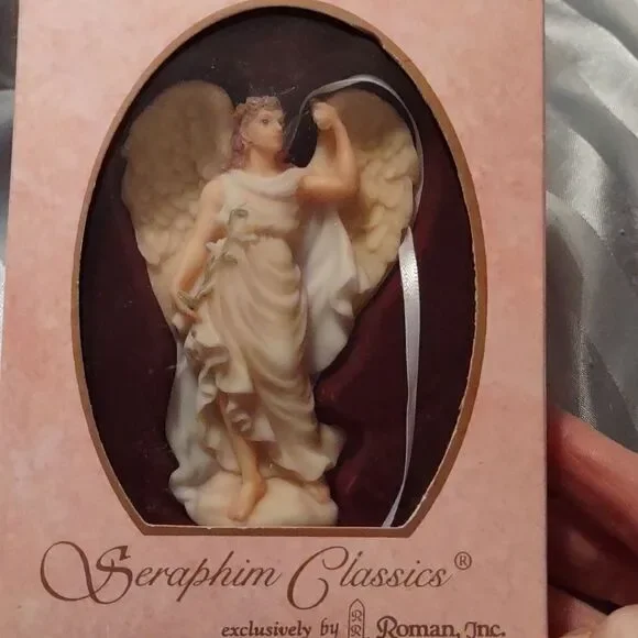 New Seraphim Classics angel hanging ornament beautiful detail 4 inches tall - Picture 1 of 7